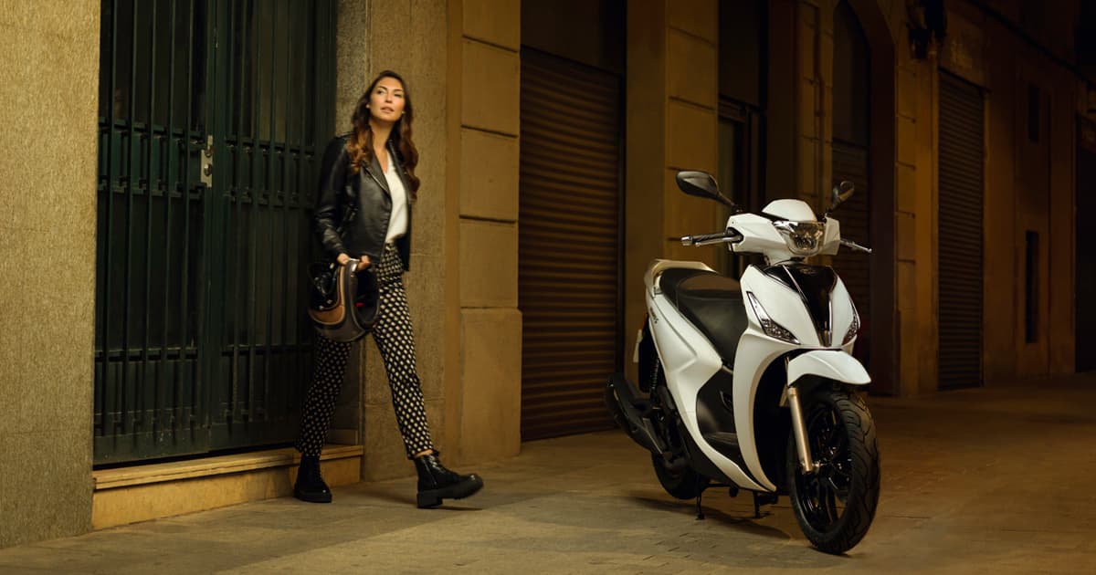 Kymco People S 125 ABS, foto del expositor 1 de 9