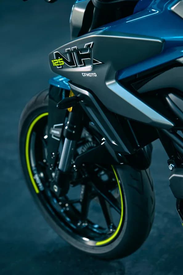 CfMoto 125NK, foto del expositor 7 de 12