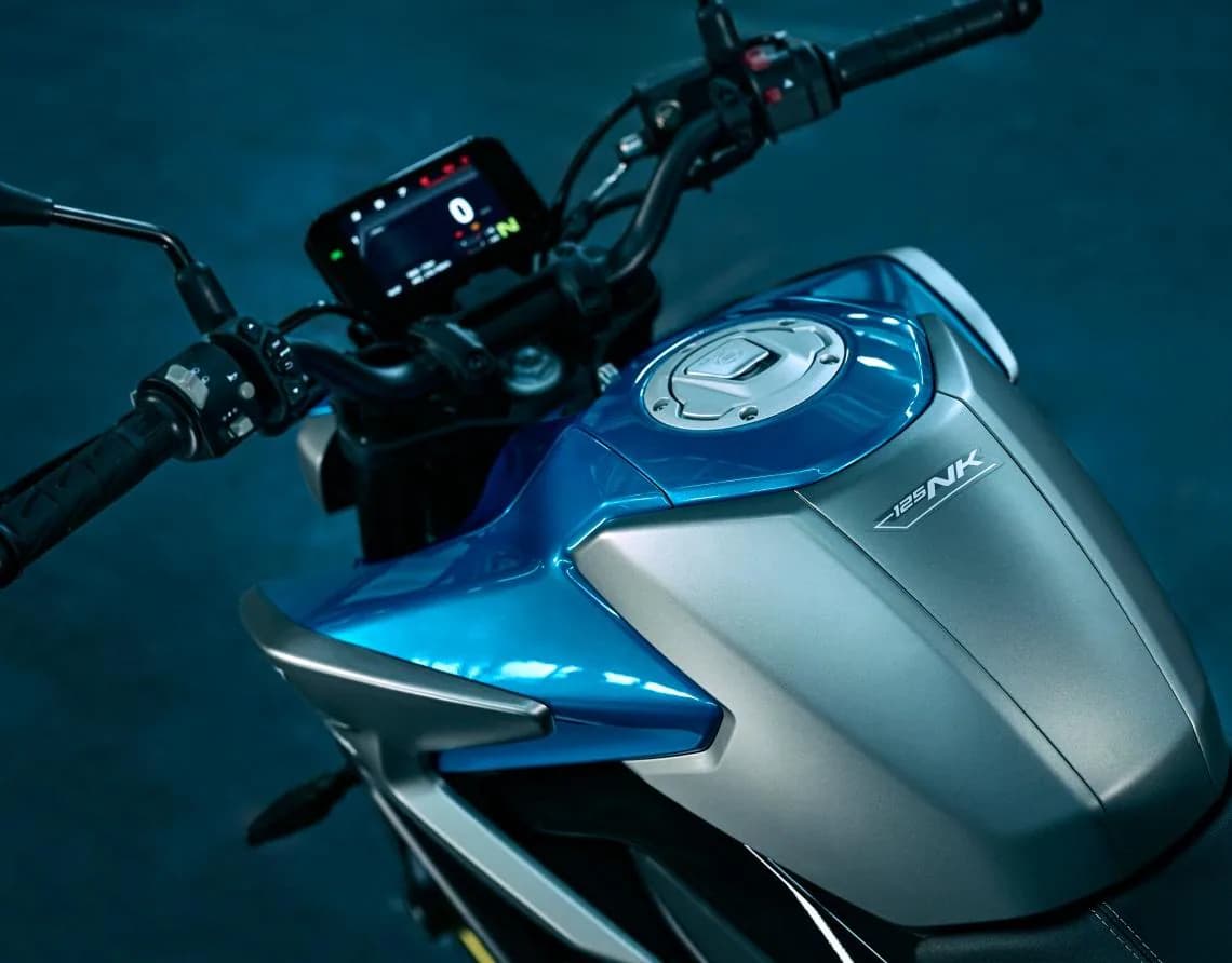 CfMoto 125NK, foto del expositor 3 de 12