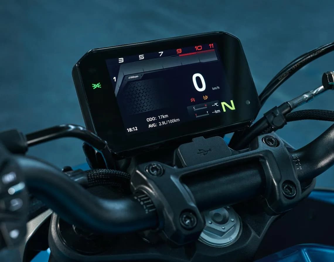 CfMoto 125NK, foto del expositor 5 de 12