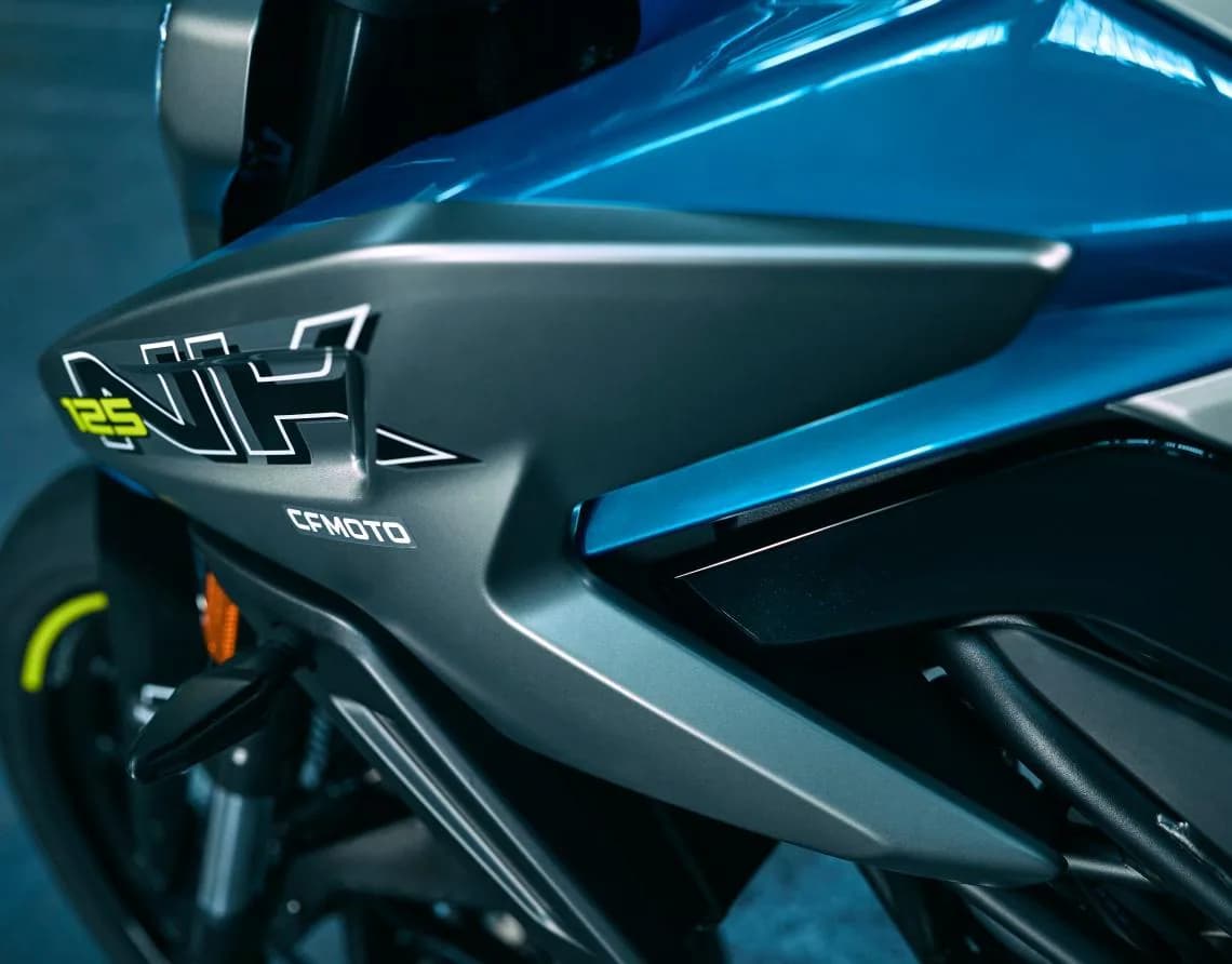 CfMoto 125NK, foto del expositor 4 de 12