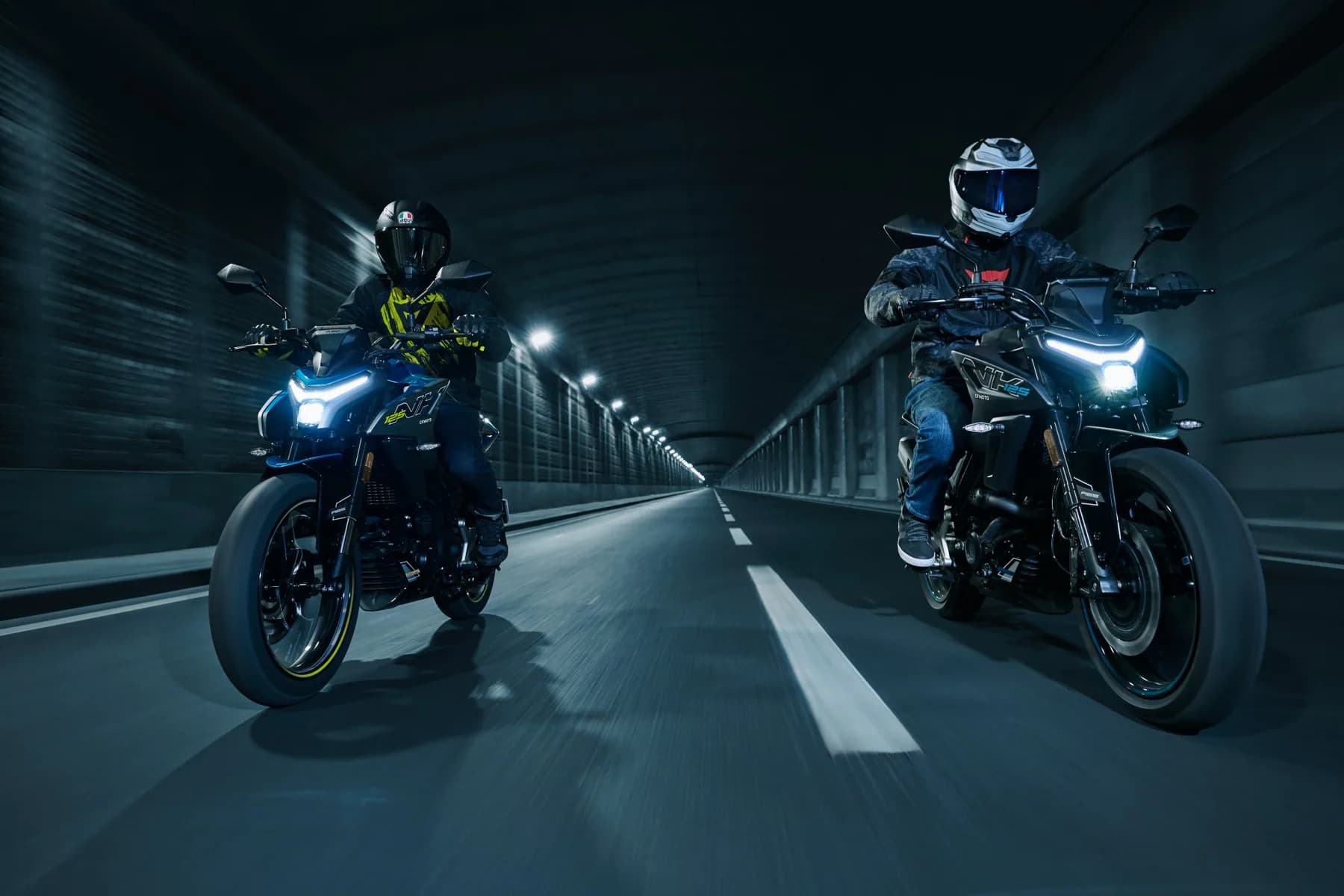 CfMoto 125NK, foto del expositor 1 de 12