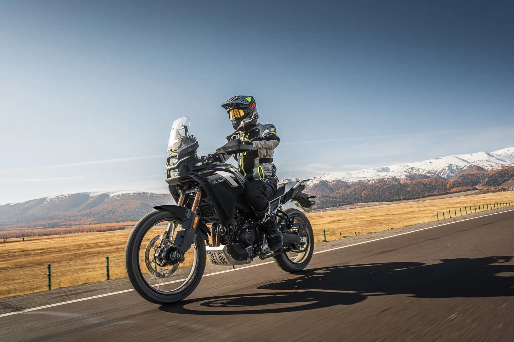 CfMoto 450MT, foto del expositor 7 de 8