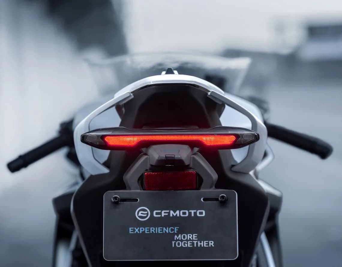 CfMoto 675SR-R, foto del expositor 3 de 11