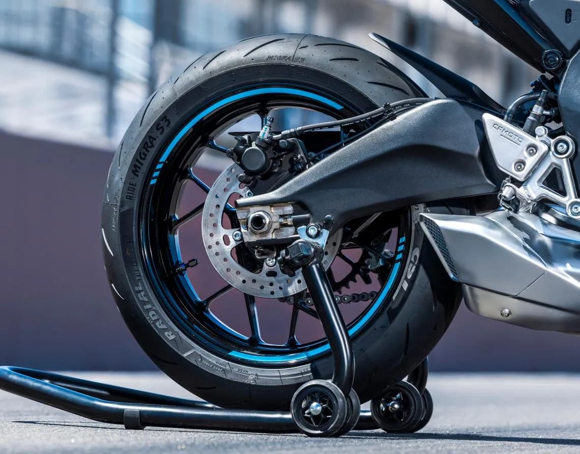 CfMoto 675SR-R, foto del expositor 4 de 11