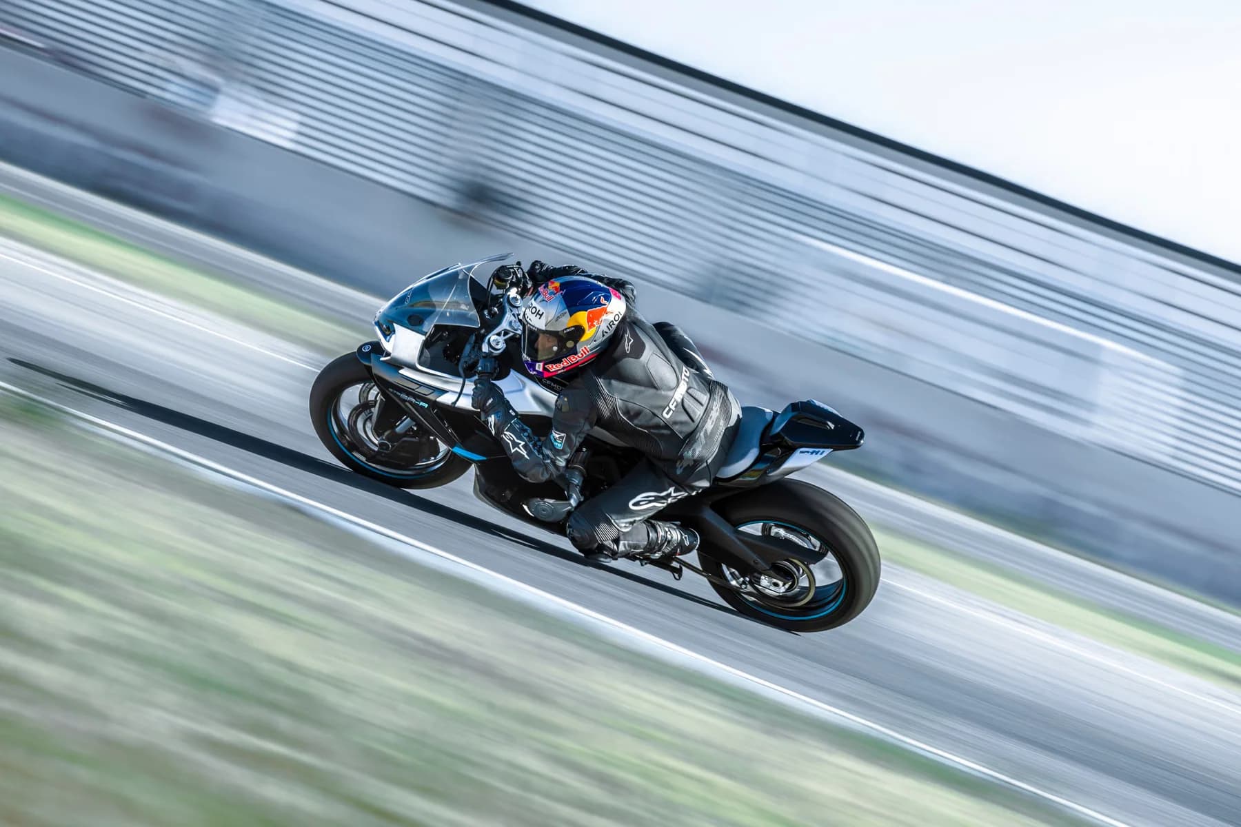 CfMoto 675SR-R, foto del expositor 8 de 11