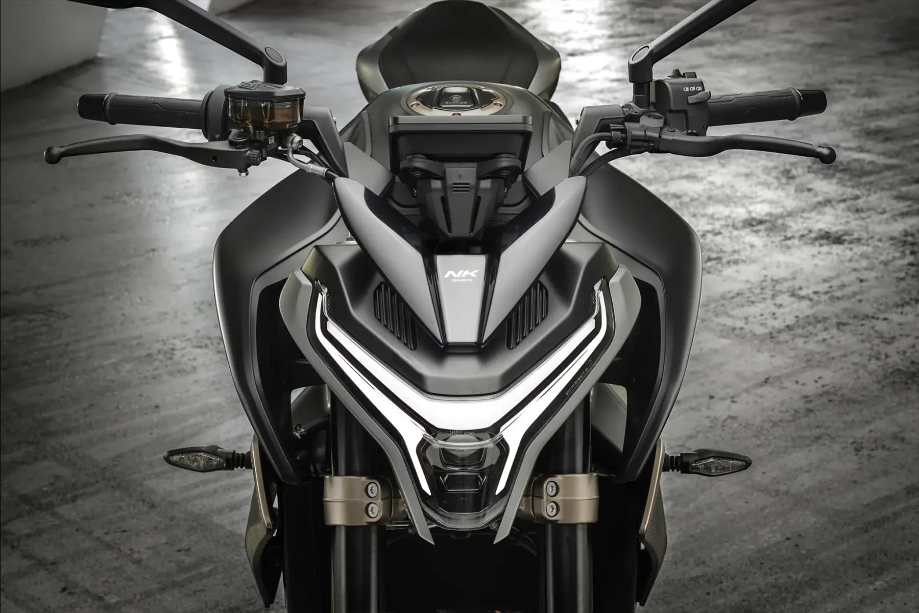 CfMoto 800NK, foto del expositor 7 de 7