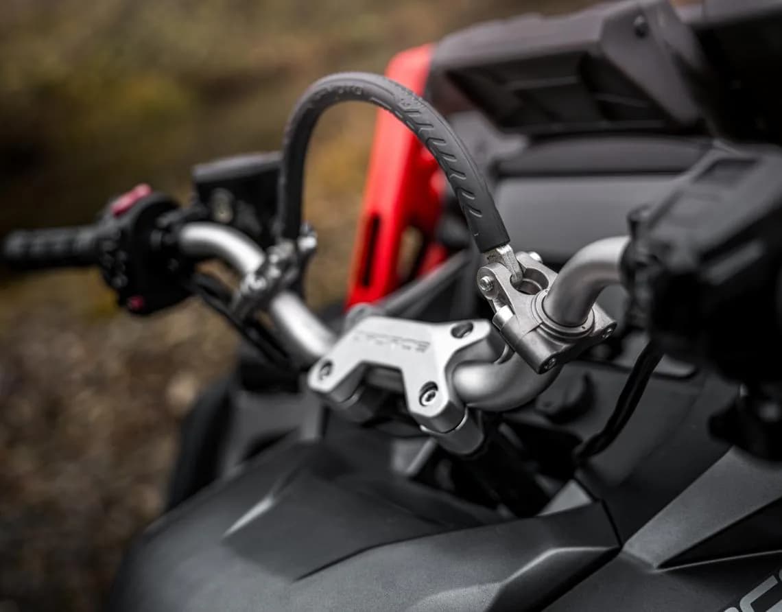 CfMoto CFORCE 1000 MV, foto del expositor 8 de 12