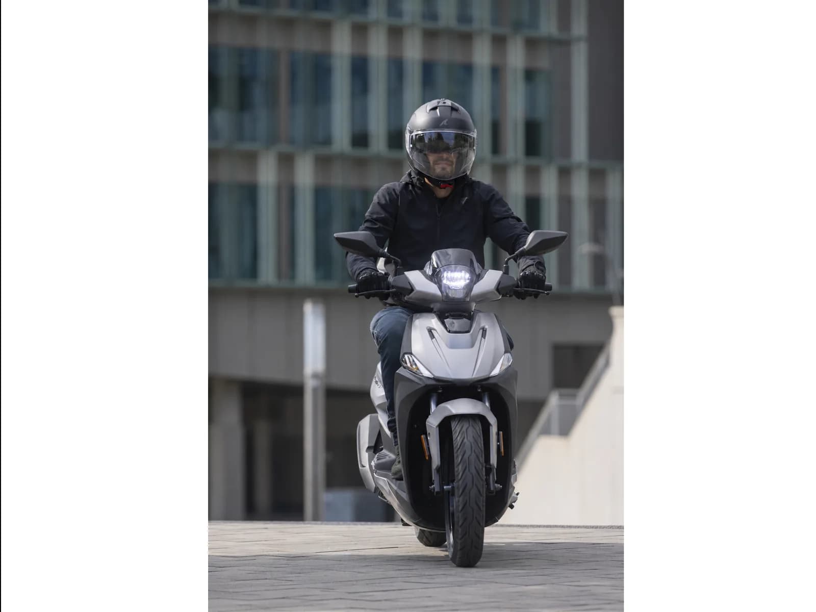 Kymco Agility NX 125, foto del expositor 18 de 40