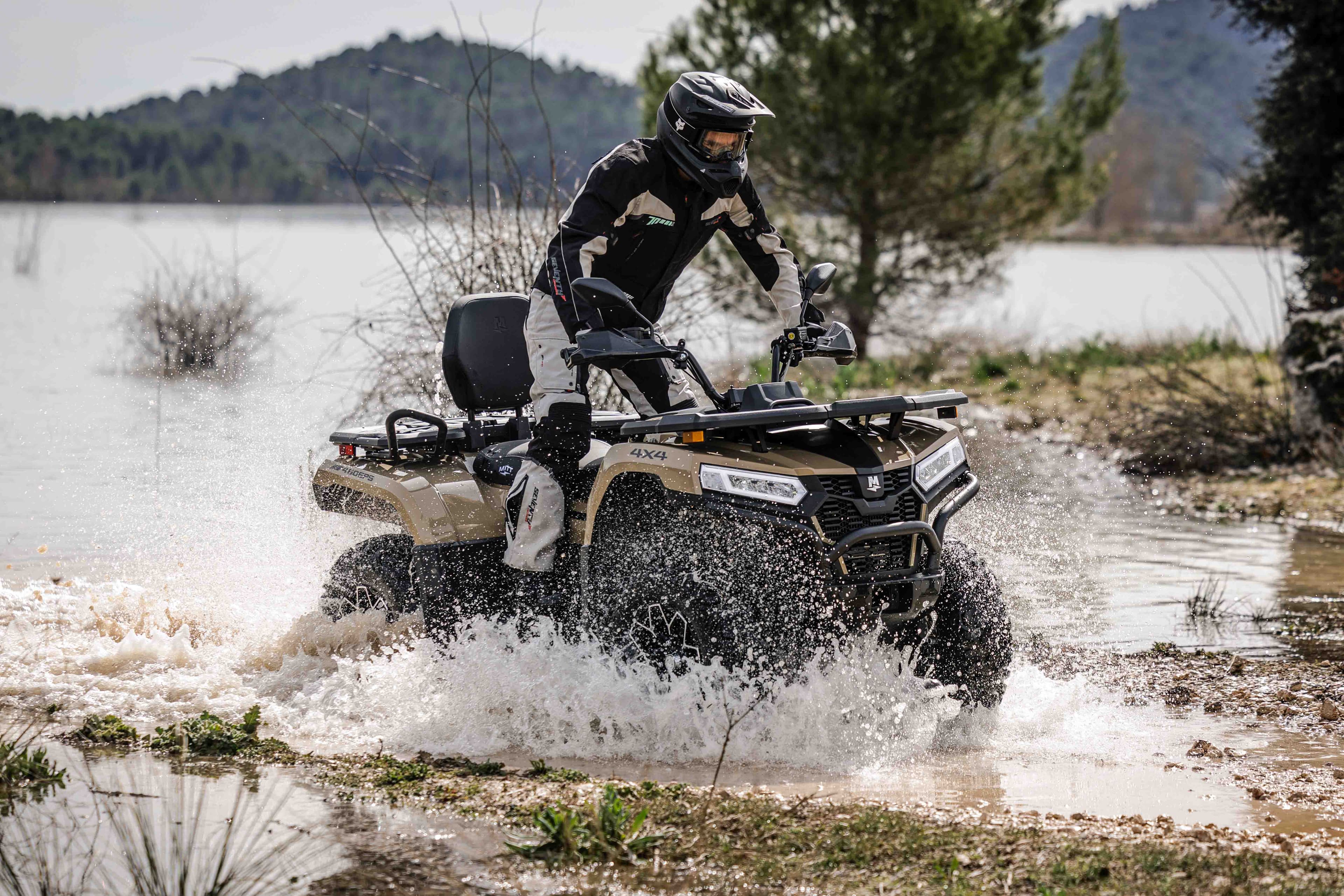 Mitt MITT 460 EPS 4X4, foto del expositor 3 de 6