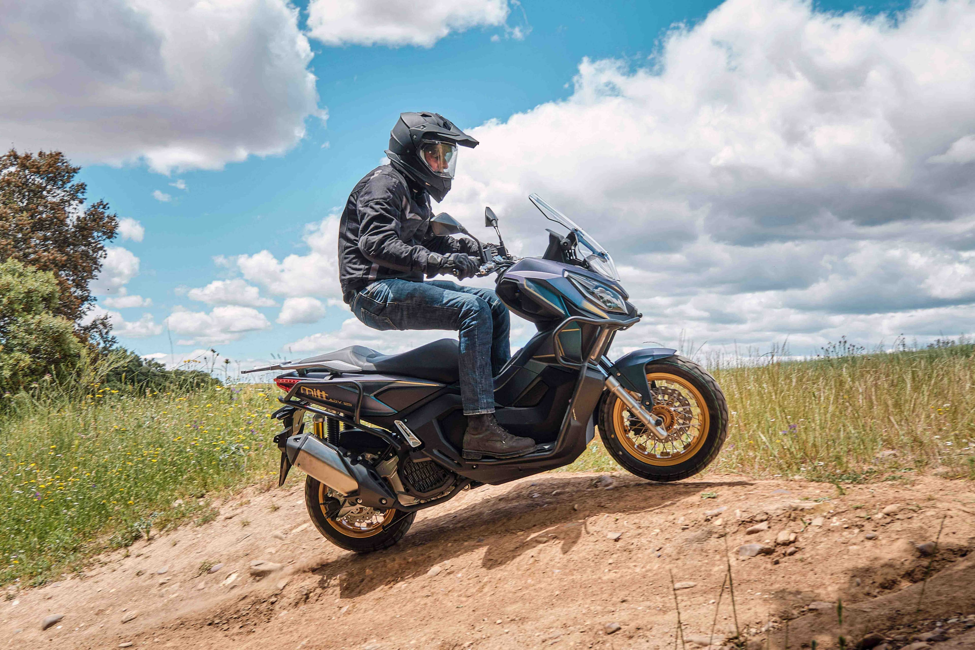 Mitt MITT ADV XTREME 125, foto del expositor 2 de 6