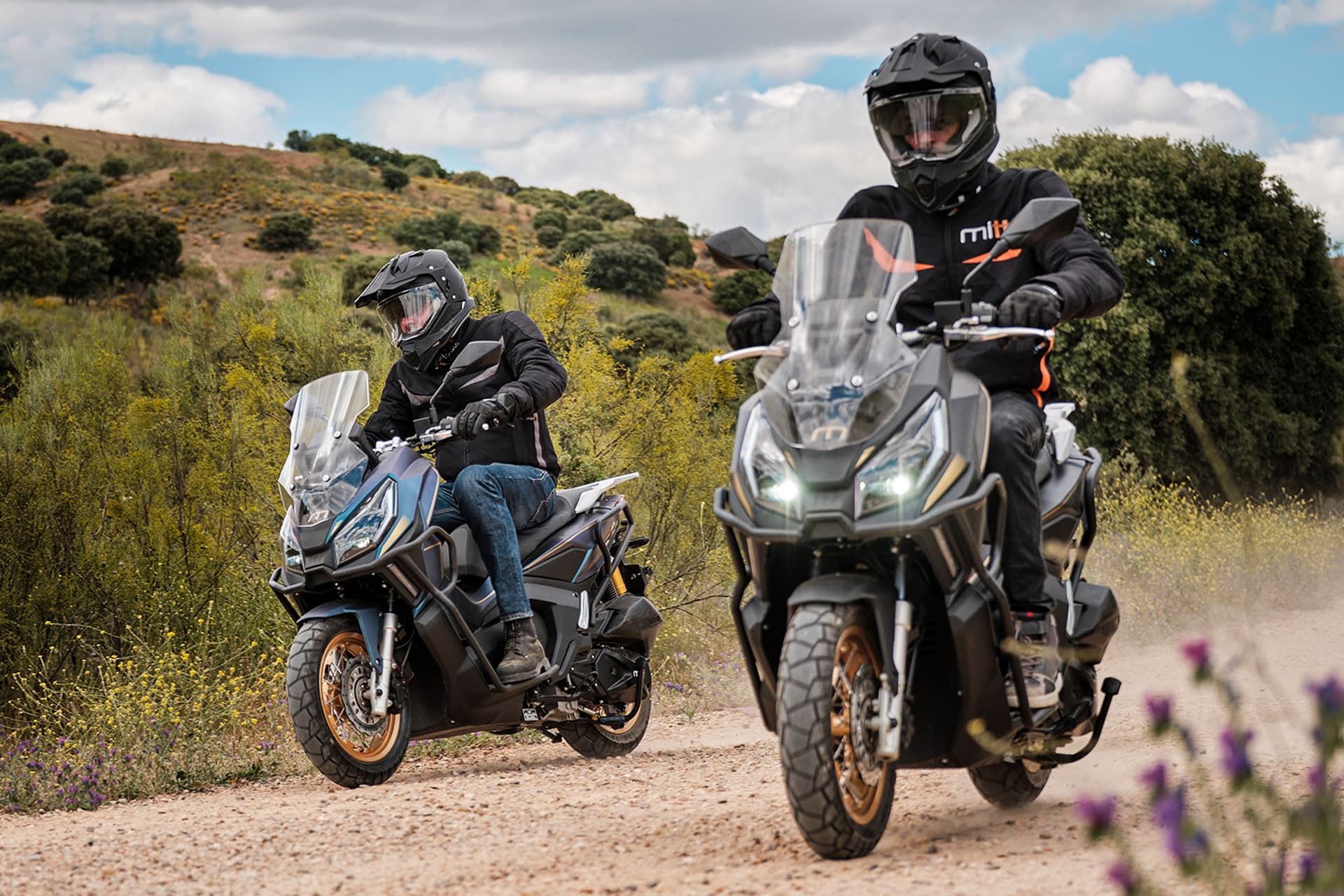 Mitt MITT ADV XTREME 125, foto del expositor 3 de 6