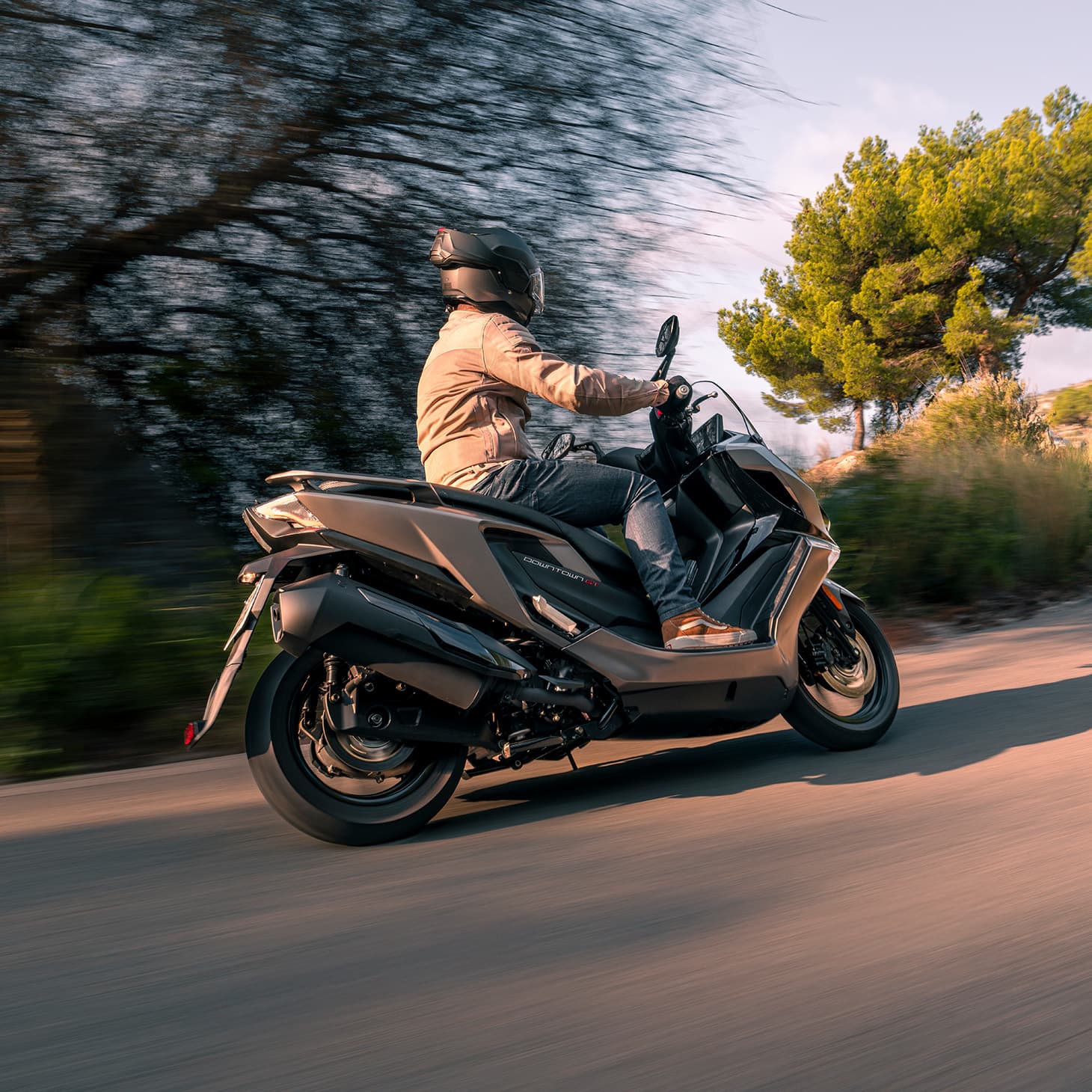 Kymco Super Dink GT 125, foto del expositor 3 de 8