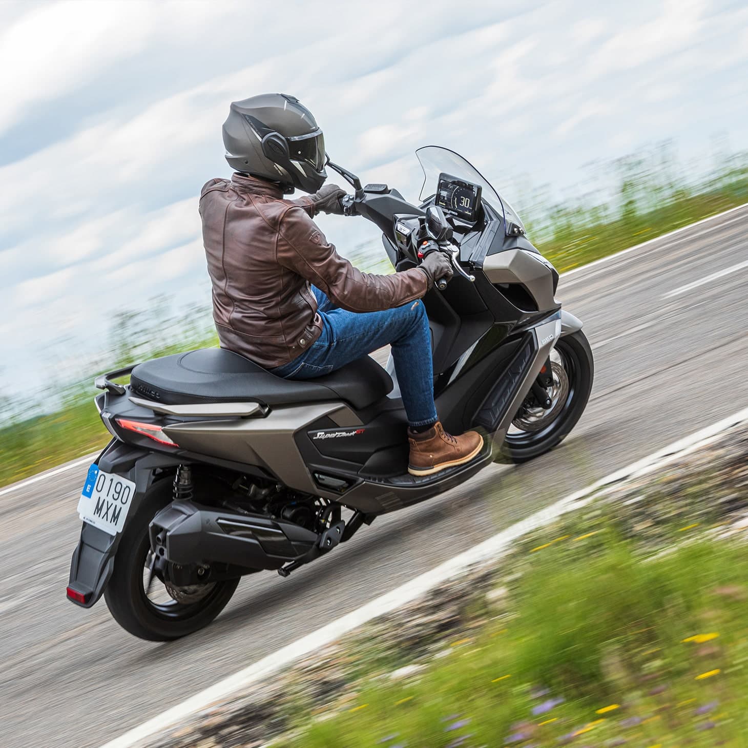 Kymco Super Dink 350 TCS, foto del expositor 3 de 5