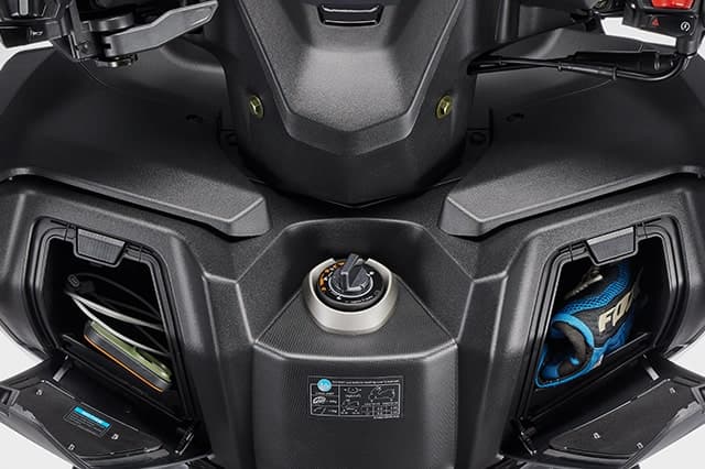 Kymco Xciting VS 400, foto del expositor 7 de 10